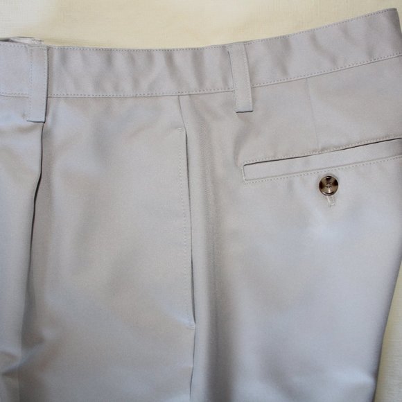 Van Heusen Beige Shorts ~30~ - Picture 5 of 10